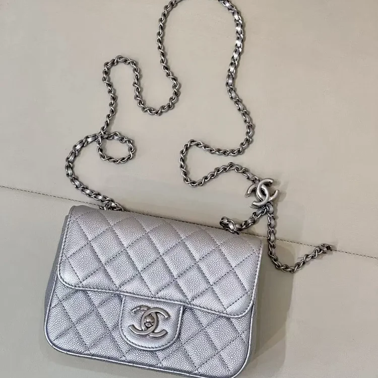 Chanel Square fat di
