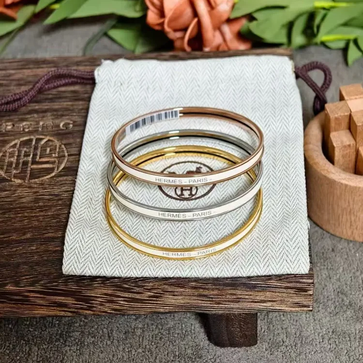 Hermès Uni Ultra Narrow Round Closed Enamel Bangle