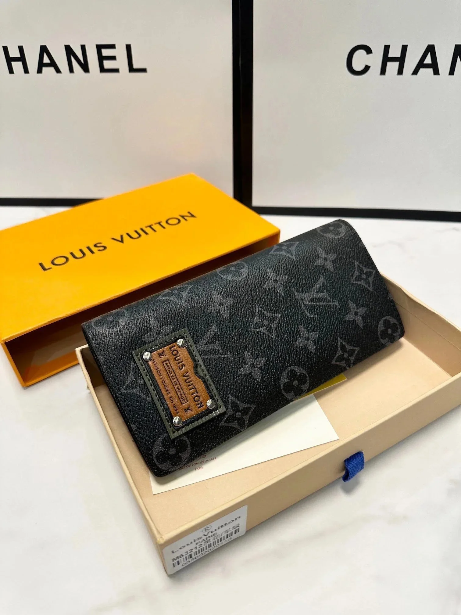 LOUIS VUITTON PURSE