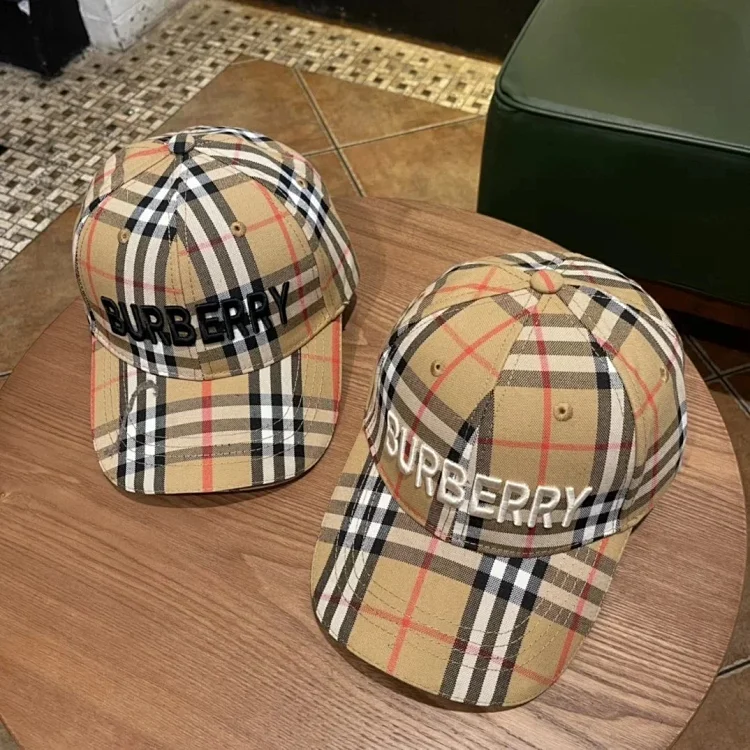 Burberry PEAKED CAP