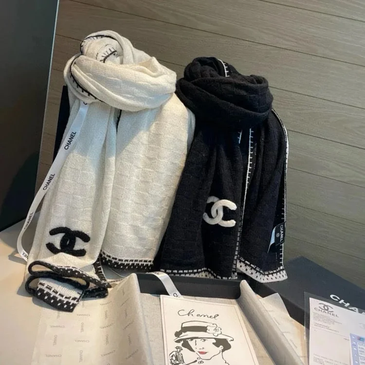 CHANEL SCARF