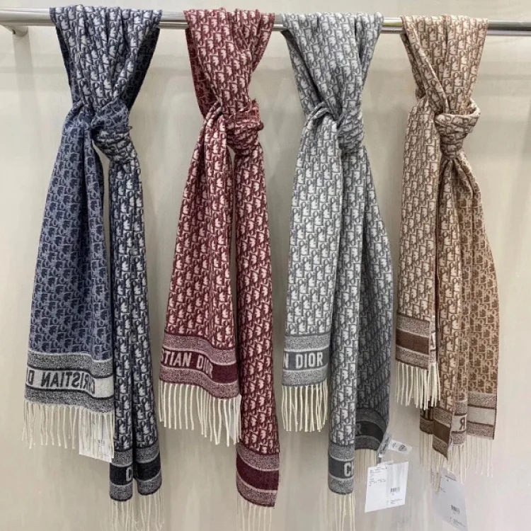 DIOR SCARF